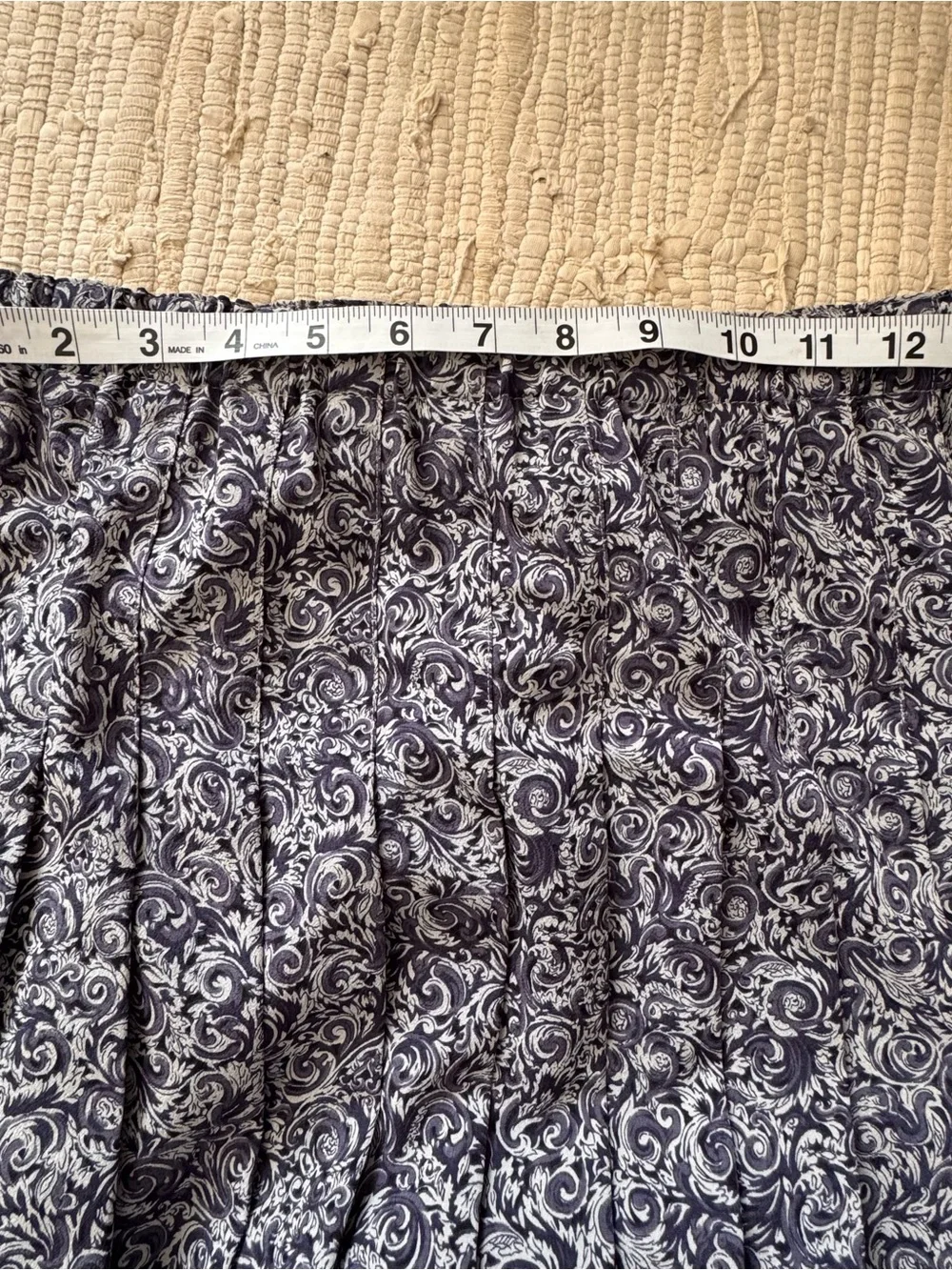 Vintage Koret Paisley Pleated Midi Skirt Navy Gray Size 12 - Picture 5 of 5